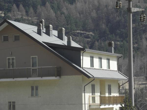 una casa vista da lontano