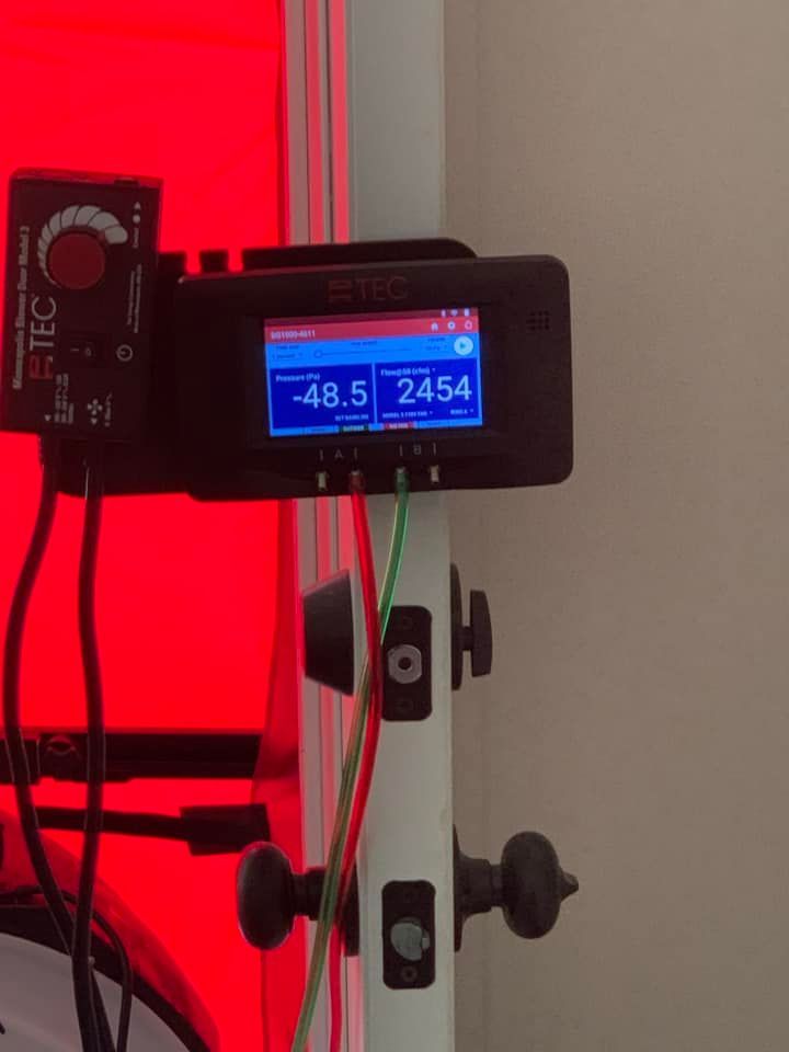 A device with a screen that says 24.5 on it