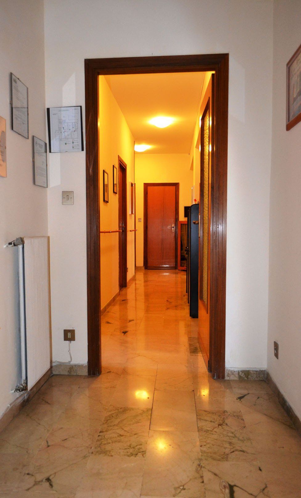 casa famiglia con gazebo esterno