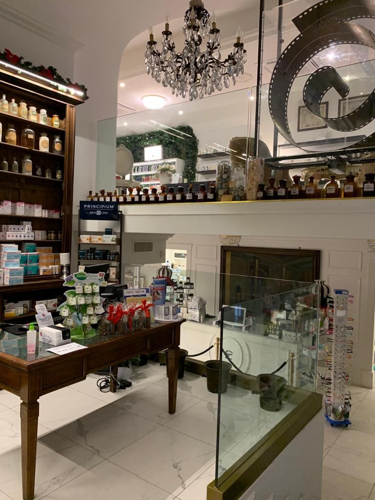 interno Antica Farmacia di Brera Milano
