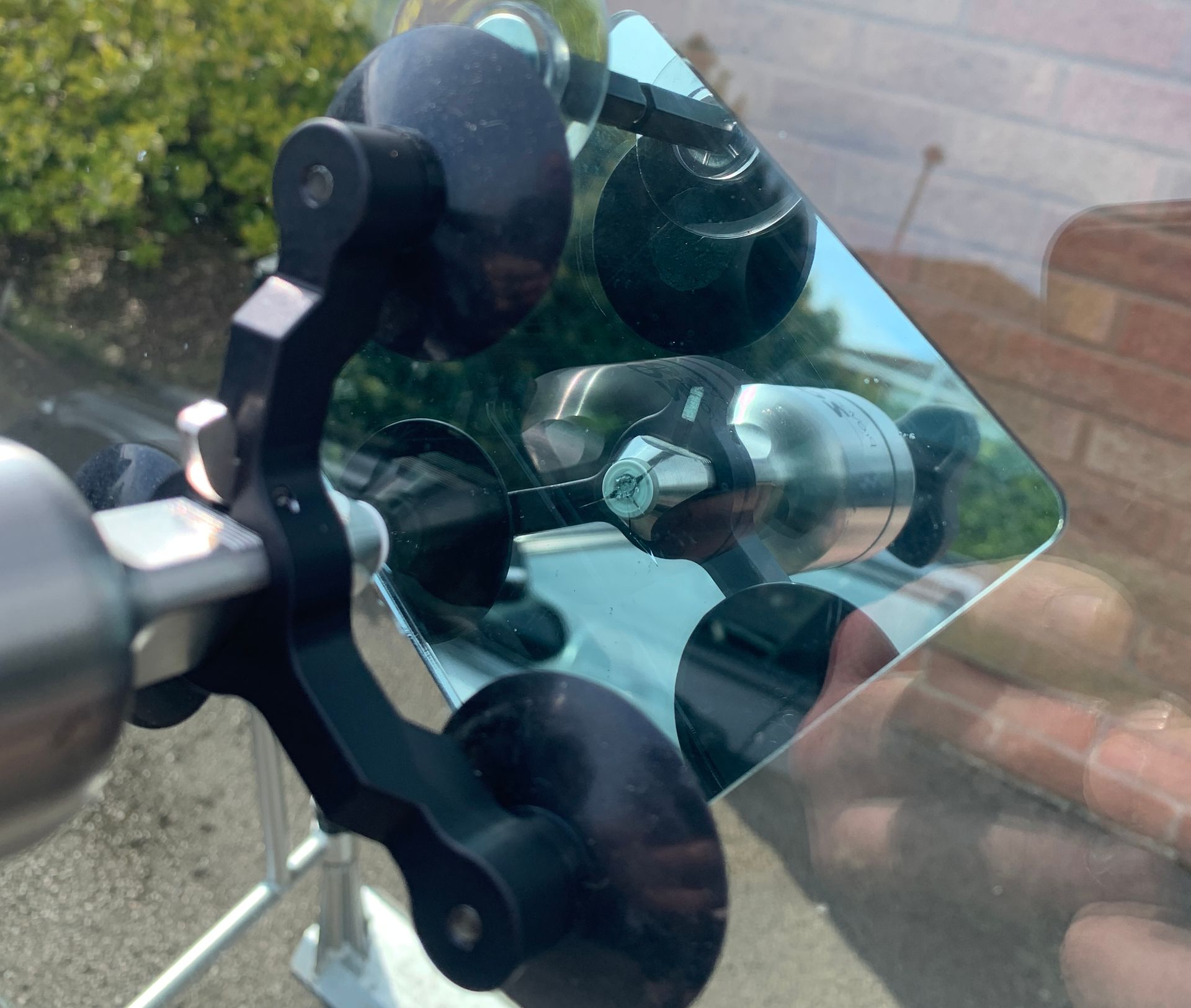 Windscreen stone chip repair image, Local Hereford windscreen company, autoglass car glass and vehicle glazing glass services