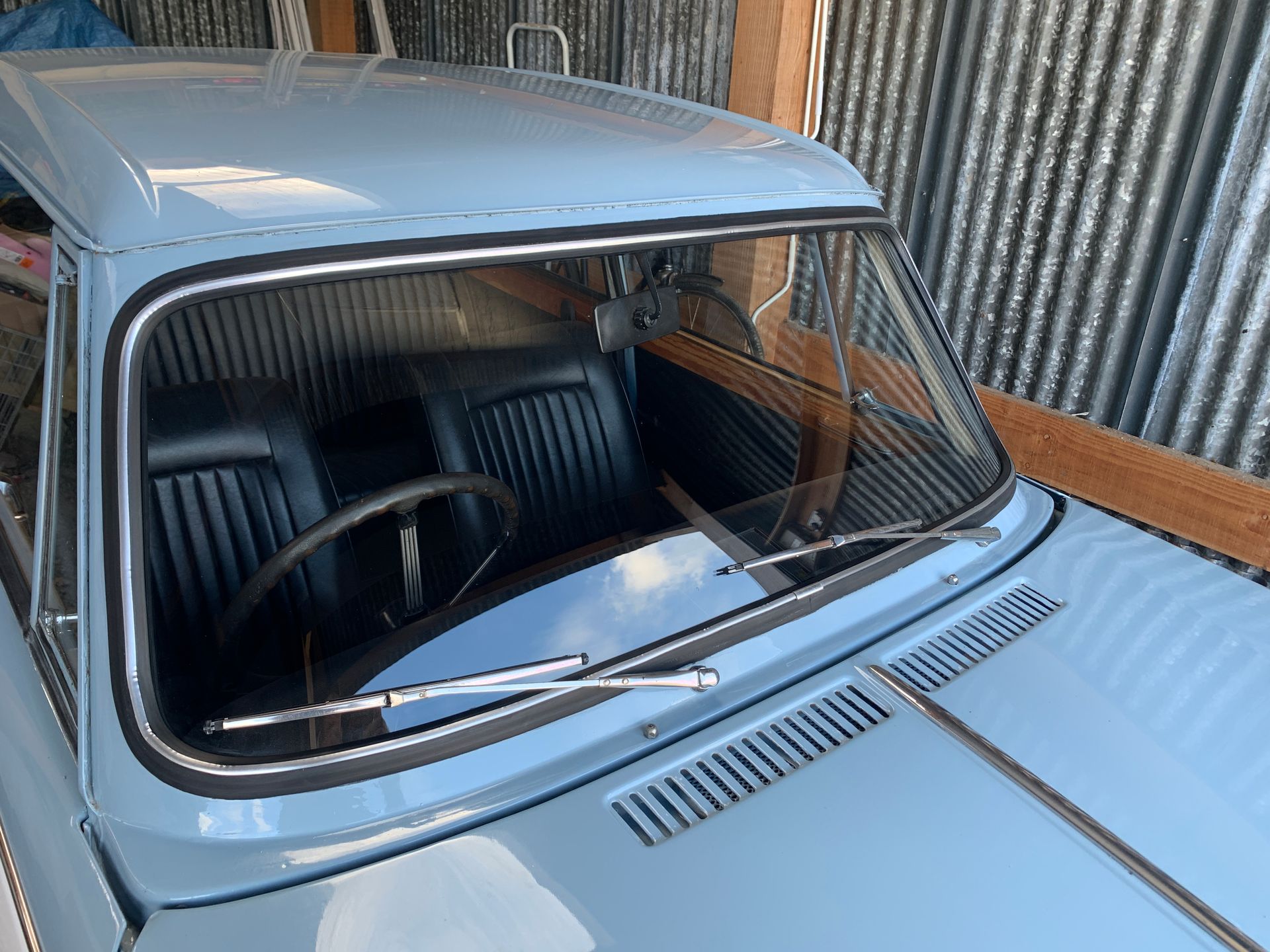 Eziglass - Vehicle Glazing Services gallery image. Escort mk2 windscreen rubber and chip repair.