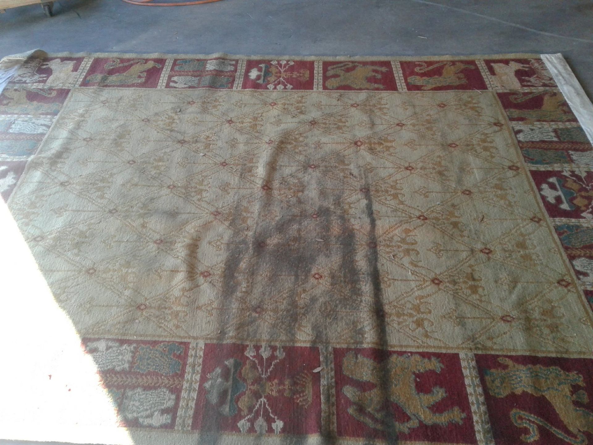 A rug with a pattern on it is laying on the floor