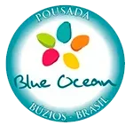 Logotipo da Pousada Blue Ocean em Búzios, Brasil: Círculo turquesa com desenho de flor colorida e texto.