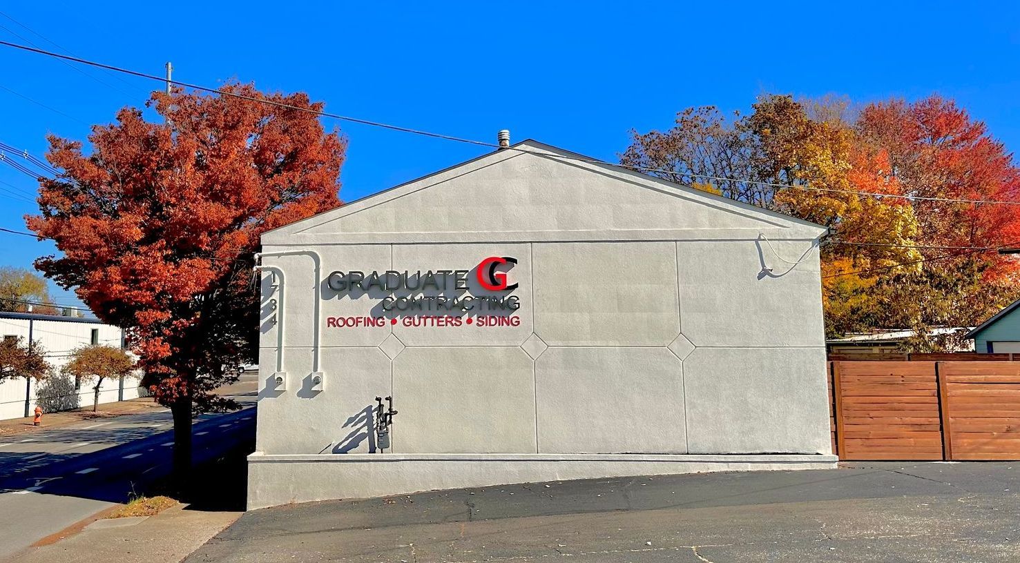 A building with a sign that says graduate g on it