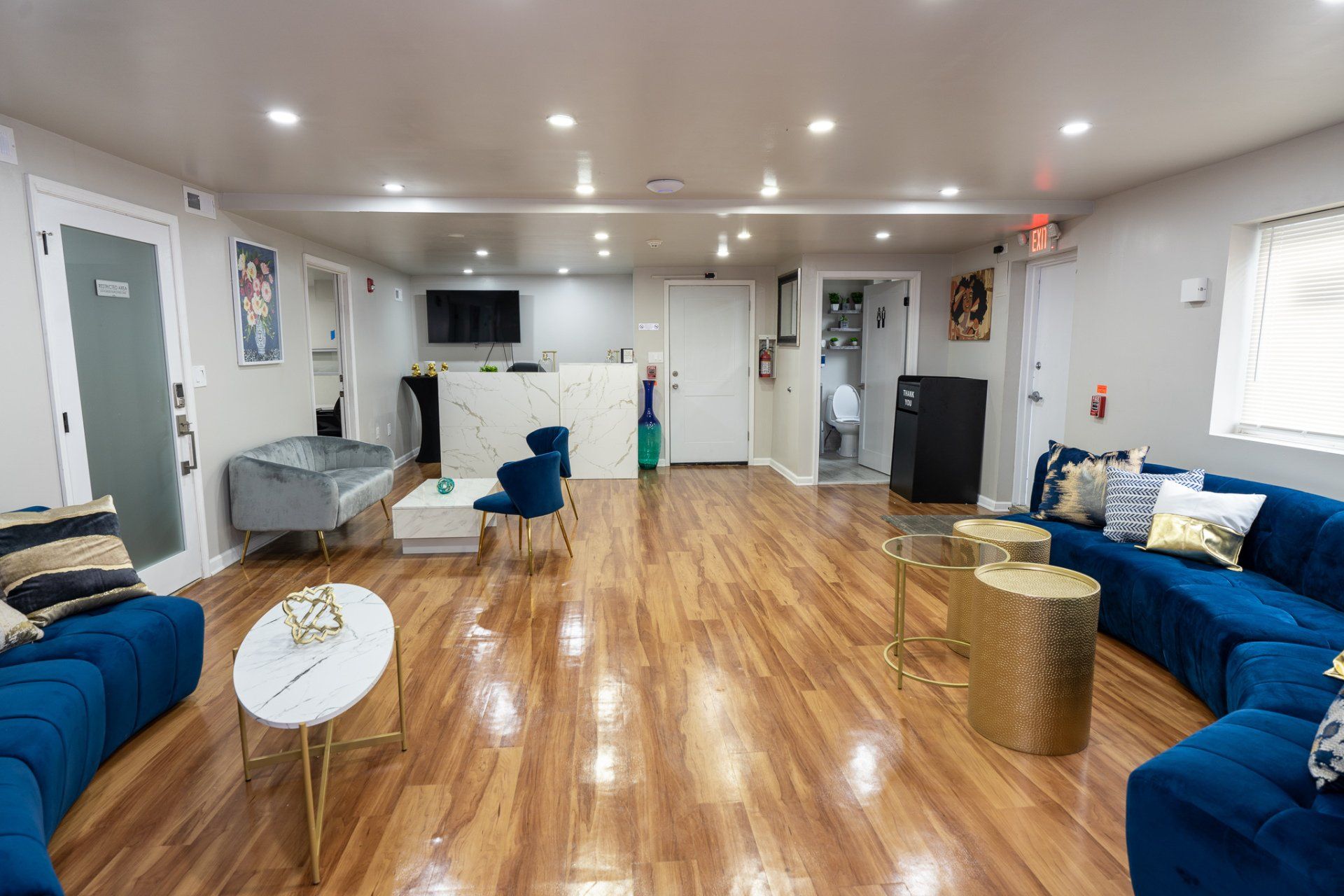 Indigo Internet Cafe Photo