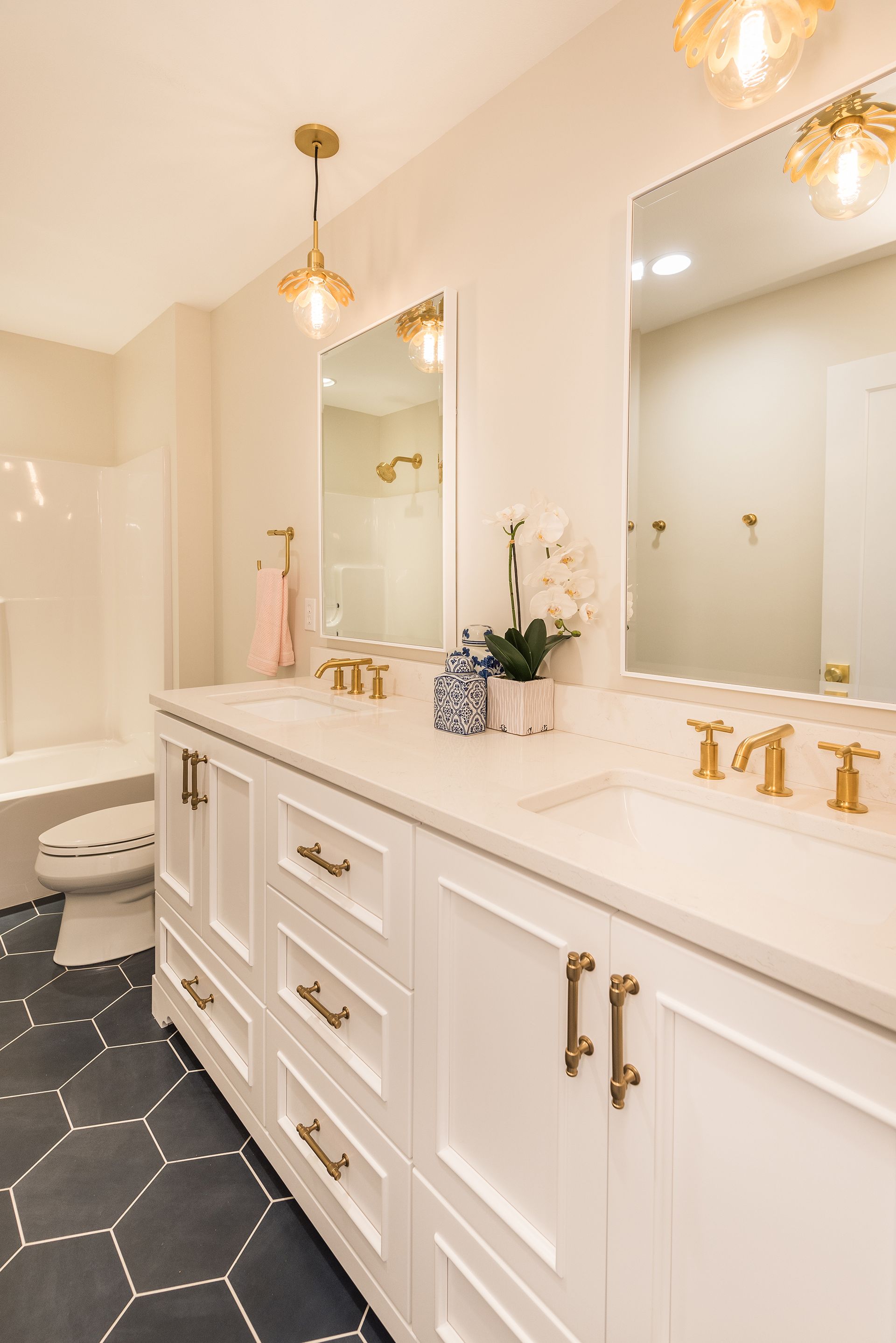 Signature Homes | 2020 Parade Home | Custom Bathroom Design