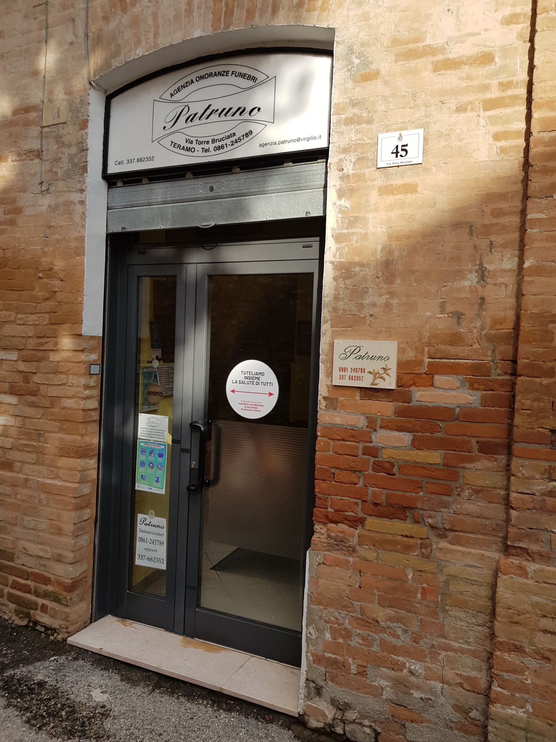 onoranze, funebri, funerali, decesso, onoranze, onoranze funebri, celebrazione, carro funebre, necrologi