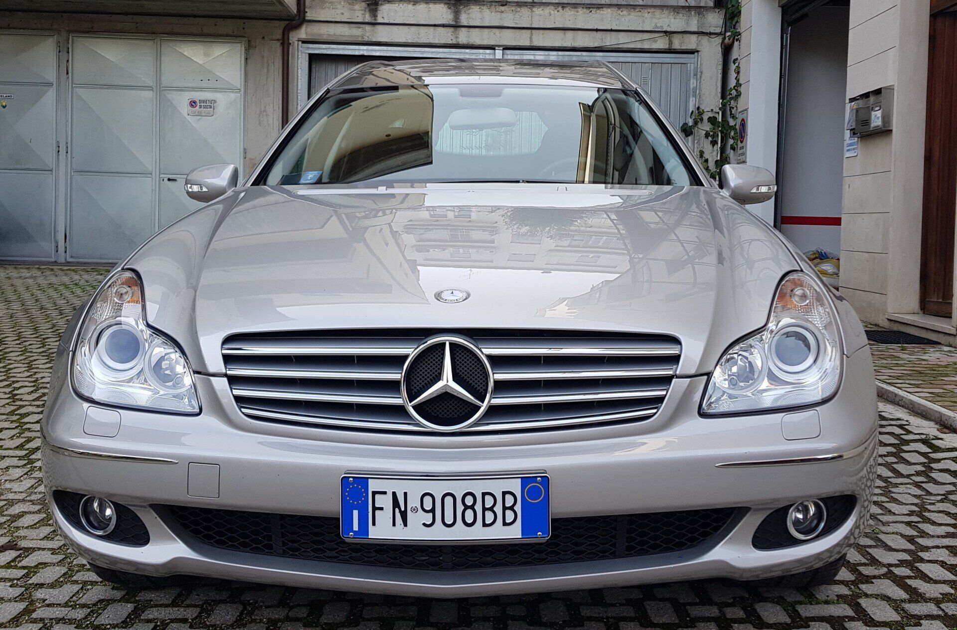 onoranze, funebri, funerali, decesso, onoranze, onoranze funebri, celebrazione, ufficio, appuntamento, cari, carro funebre, necrologi