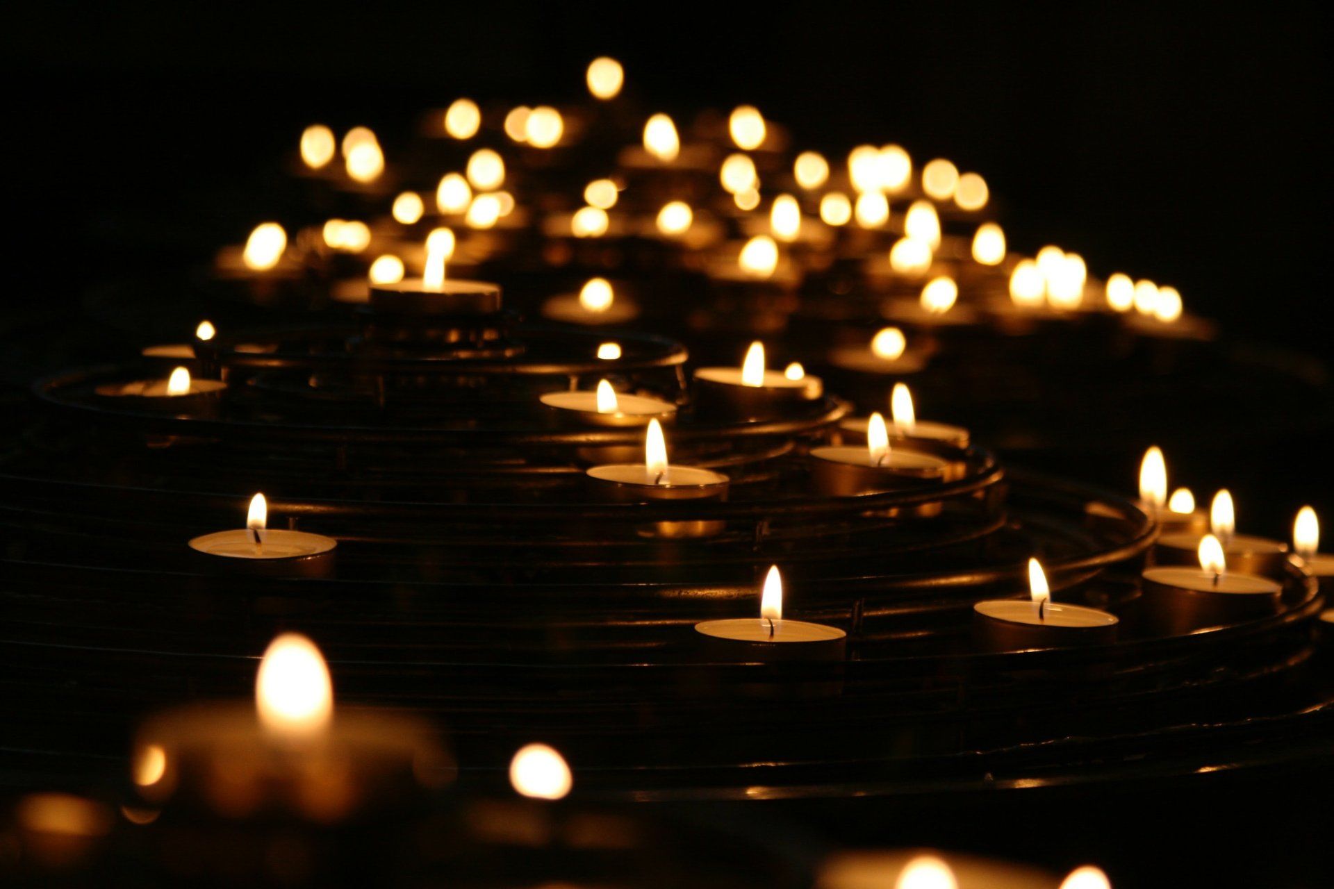 candele per veglia funebre
