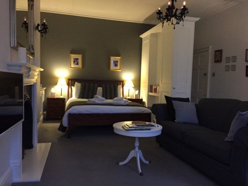 Custom design & built-in wardrobes