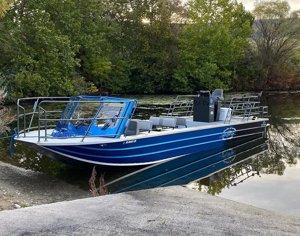 sturgeon fishing guide boat