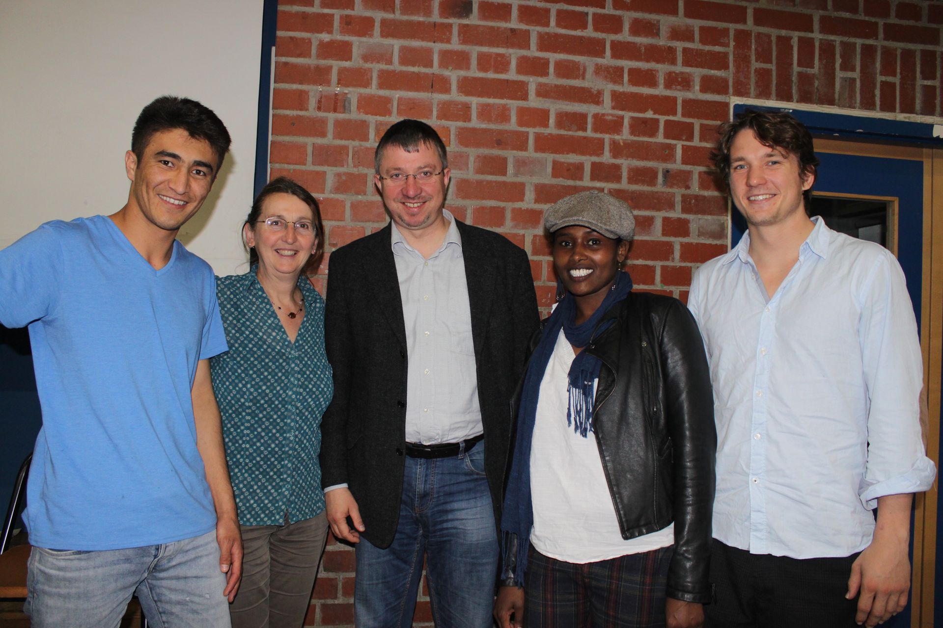 Mitglieder der heimaten-Jugend mit Vertretern vom KJR