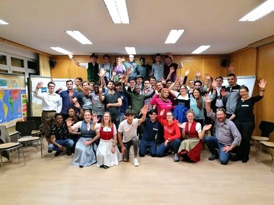 Gruppenfoto heimaten-Jugend zusammen mit Jungbauernschule
