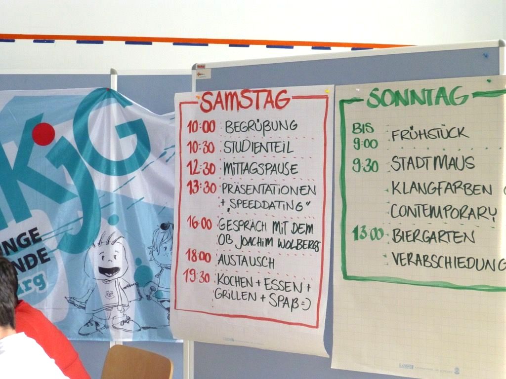 Flipchart mit Tagesplan für Samstag und Sonntag