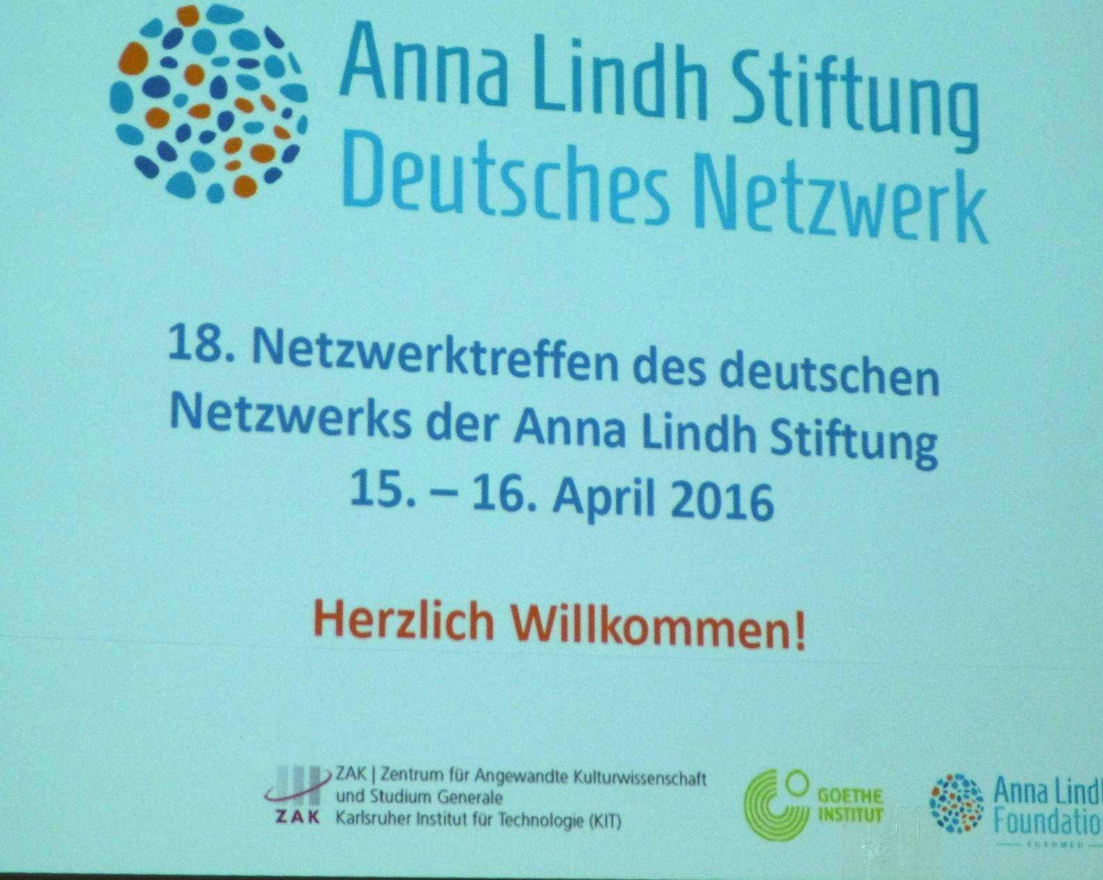 Podiumshintergrund: 18. Netzwerktreffen Deutschland Anna Lindh Stiftung