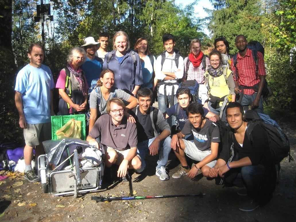 Gruppenfoto mit lachenden Teilnehmenden