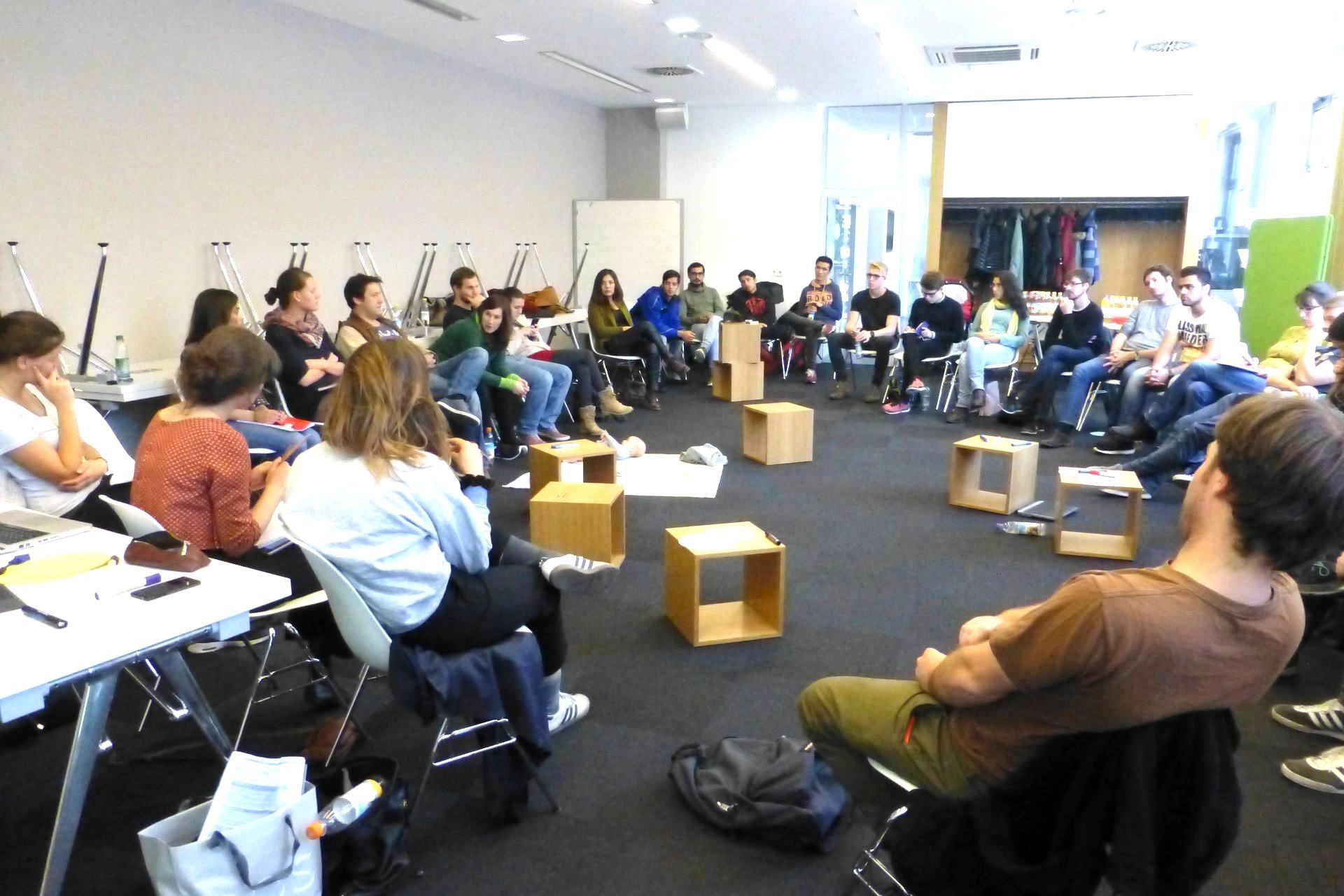 alle im Kreis: Versammlung und Planung von Aktivitäten