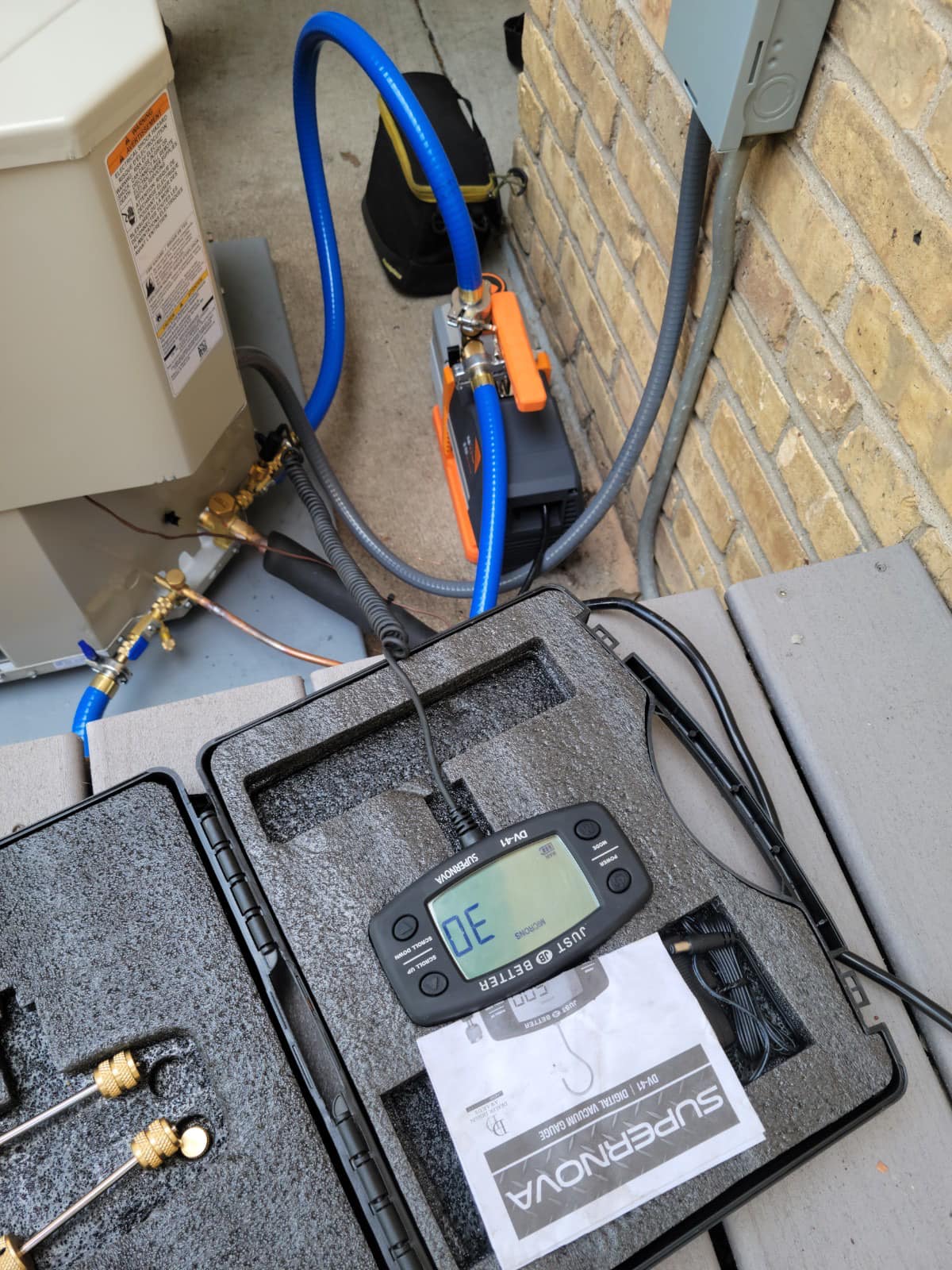 Digital Micron Gauge Meter — Elgin, IL — MDM Heating & Cooling, Inc.