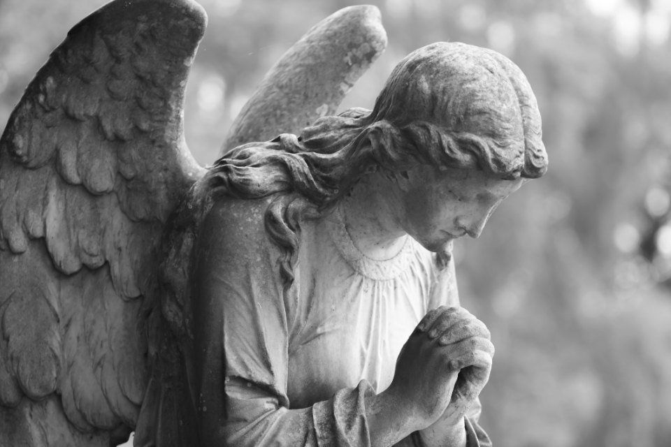 opera di arte sacra in un cimitero