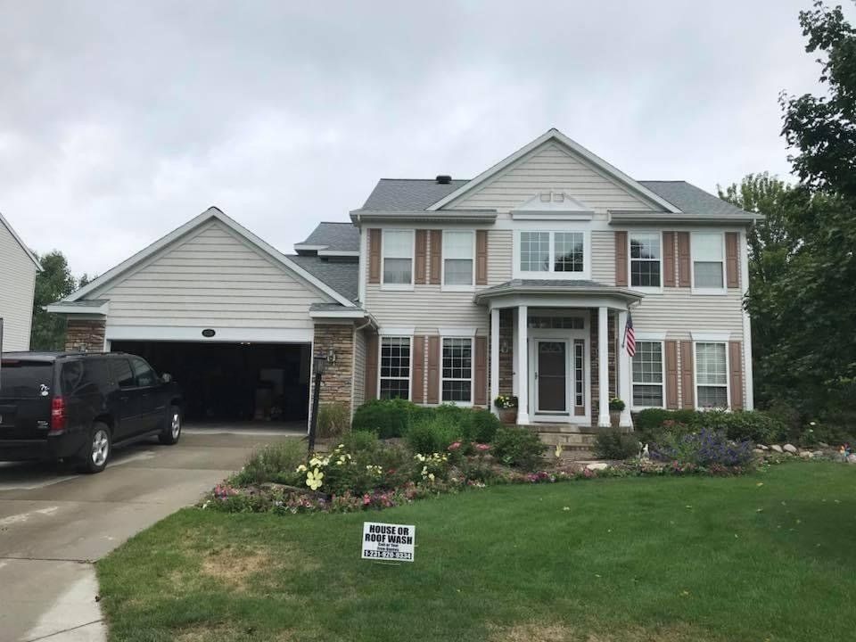 Cadillac mi 49601 roof washing