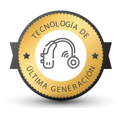 Una insignia dorada con la imagen de un audífono.