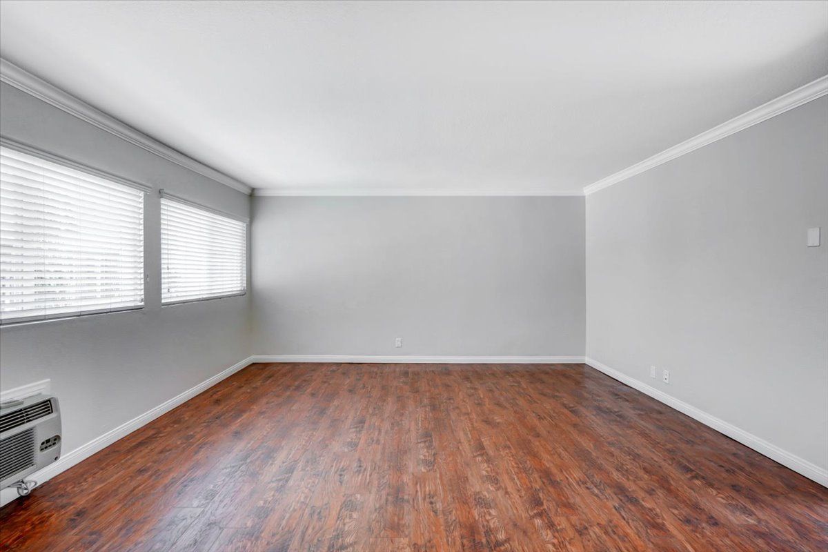 Avignon building interior livingroom area