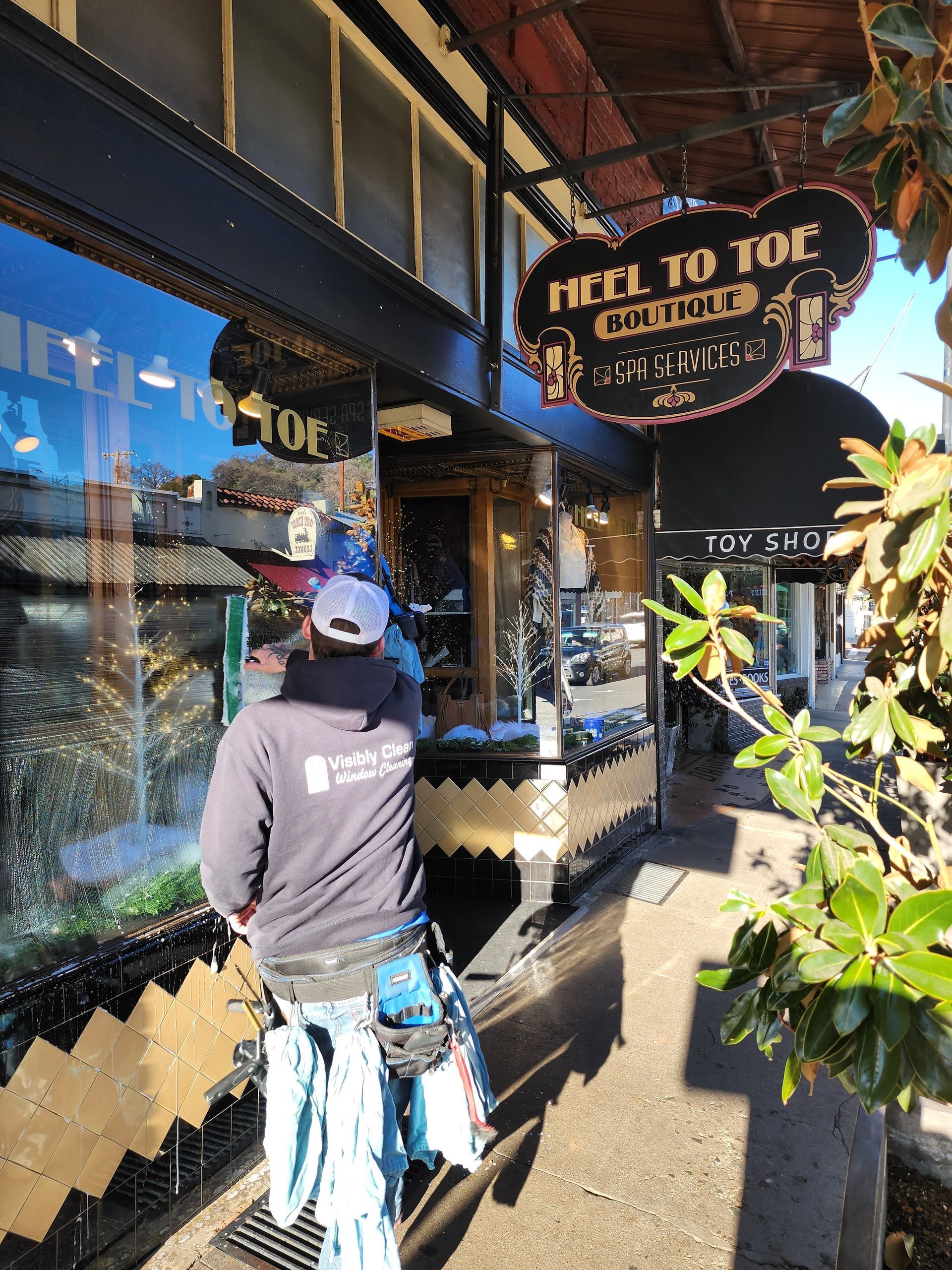 cleaning windows on washington street in sonora ca