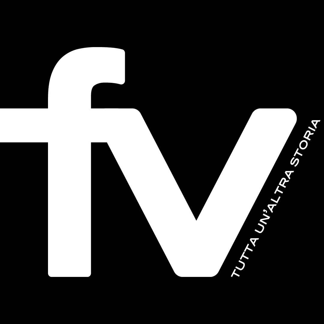 La prima rivista italiana dedicata al vegan life style, fondata nel 2012. Parliamo di moda, attualità, consigli per i nostri pets, viaggi, bellezza, benessere, design e ricette. La redazione ha sede a Milano all’interno della Funny Veg Academy, la scuola di cucina fondata dagli editori di FunnyVegan e lo chef Simone Salvini. All’interno del magazine trovate interviste a esperti, ricette di chef professionisti ed emergenti, ultime tendenze in fatto di moda e arredo, consigli e ricette per i nostri amici animali curate dalla dottoressa Mara di Noia e molto altro ancora, tutto da scoprire sfogliando le pagine della nostra rivista. FunnyVegan è in vendita nei negozi specializzati e selezionati in tutta Italia o su abbonamento.