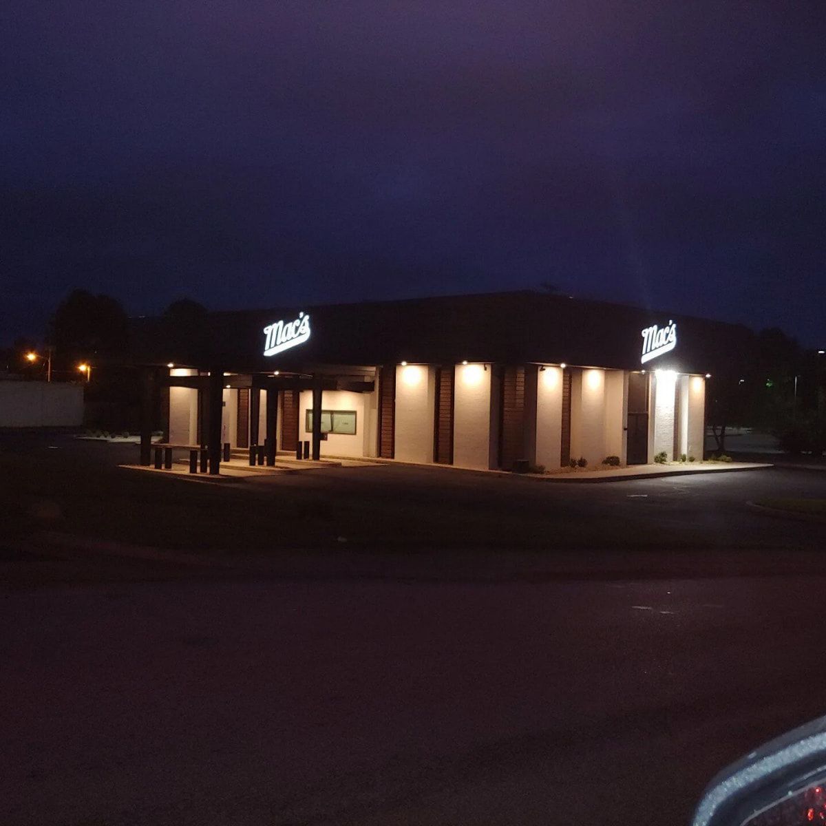 Nighttime view of a restaurant, 