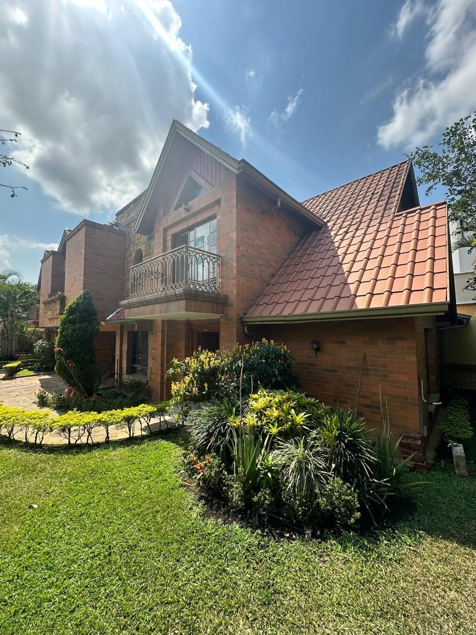 Casa en conjunto El Tirol Lagos del Cacique.