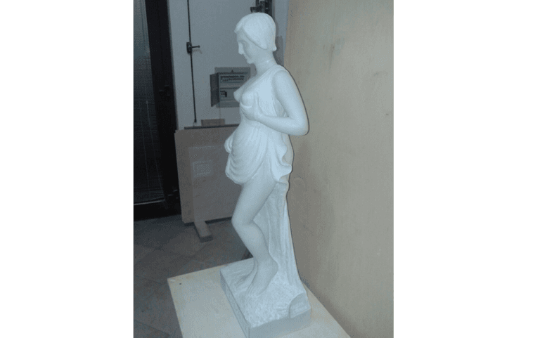 statue sacre in gesso