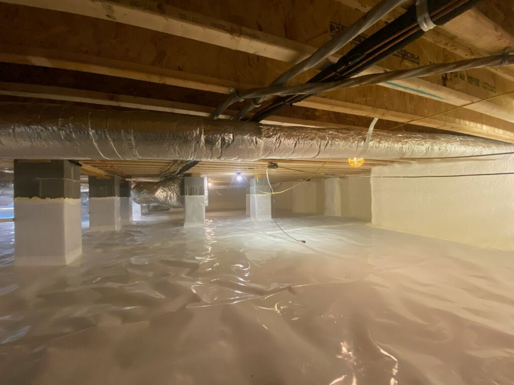 Encapsulated crawl space in Chattanooga TN with sealed vapor barrier by Foametix