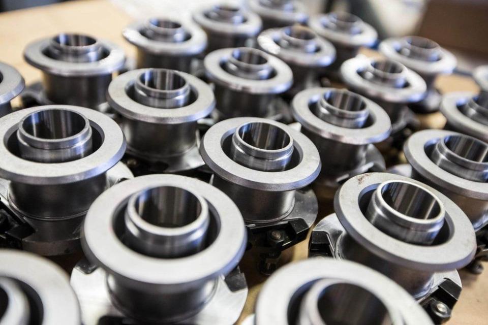 Producing metal parts