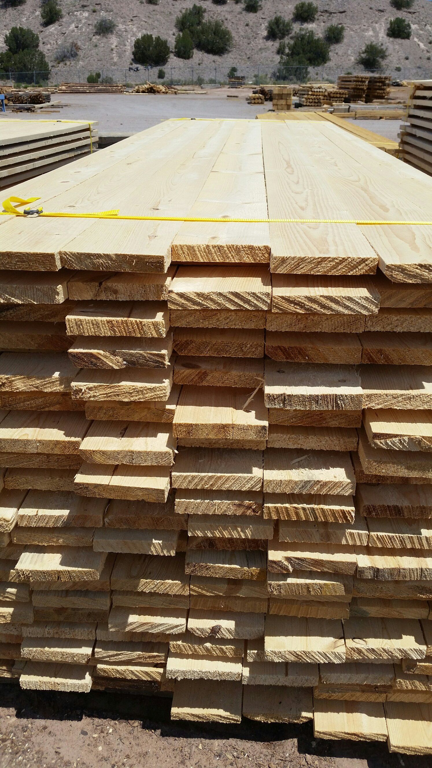 Peeled Ponderosa Pine Poles in various Sizes