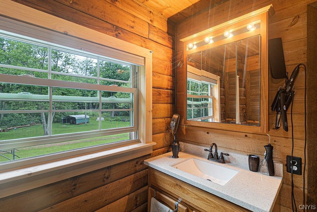  2325 Albany Road - home 11