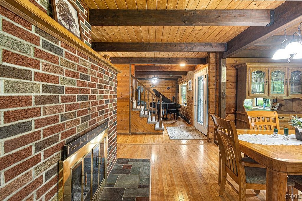  2325 Albany Road - home 20