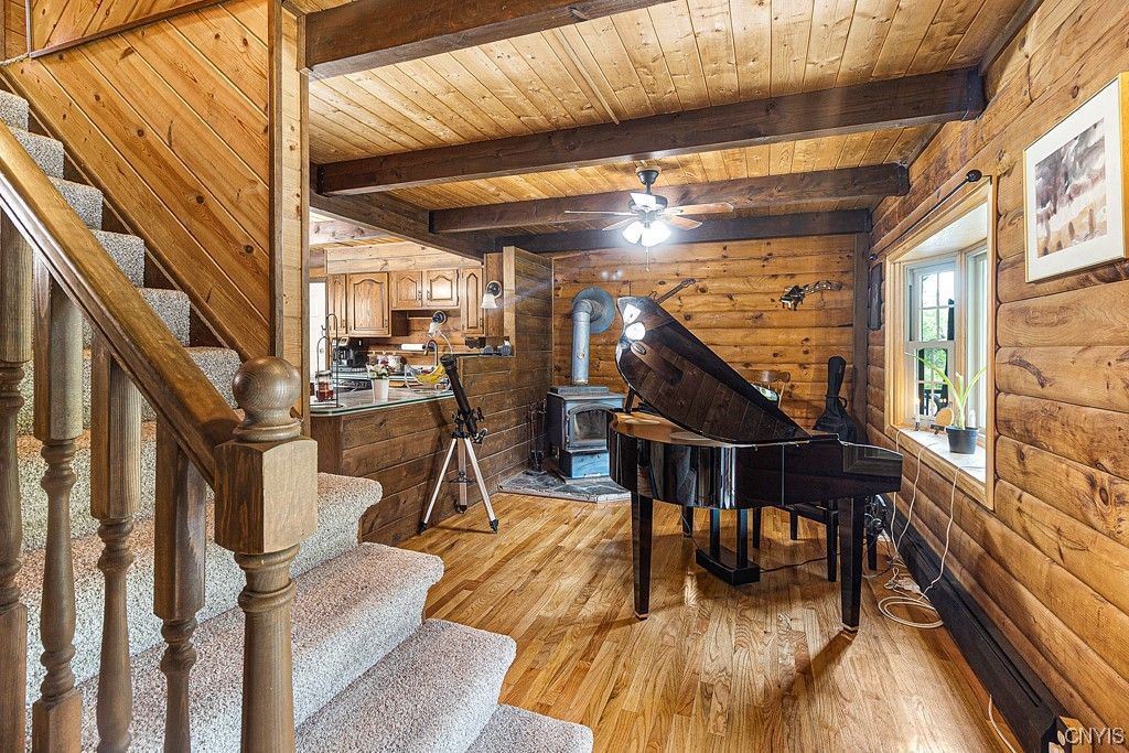  2325 Albany Road - home 21