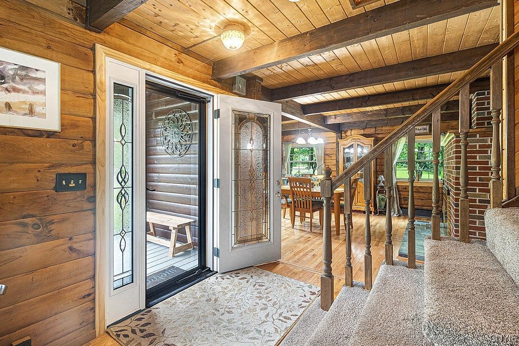  2325 Albany Road - home 23