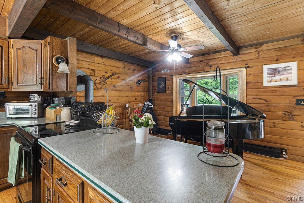  2325 Albany Road - home 30