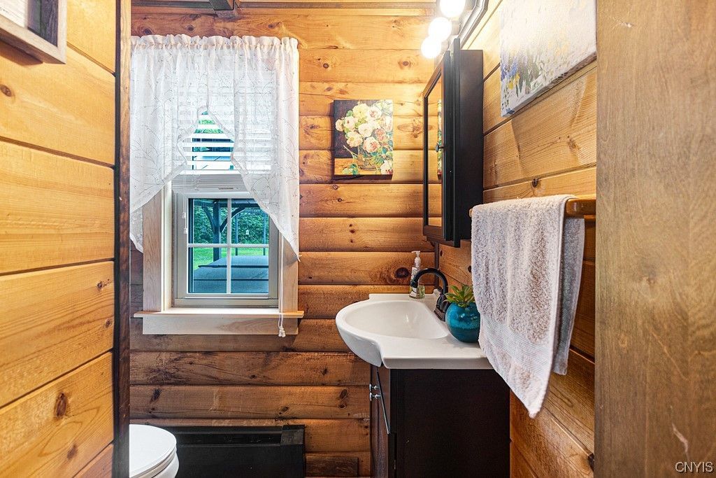  2325 Albany Road - home 31