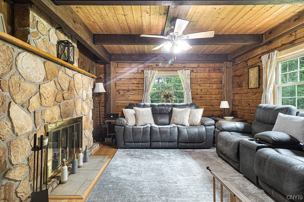  2325 Albany Road - home 33