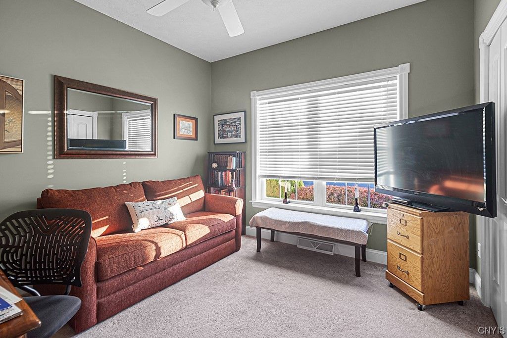  203 Daniel Court - home 13