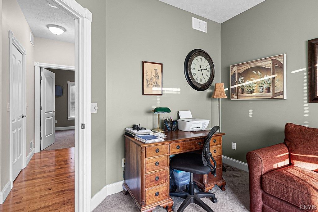  203 Daniel Court - home 14