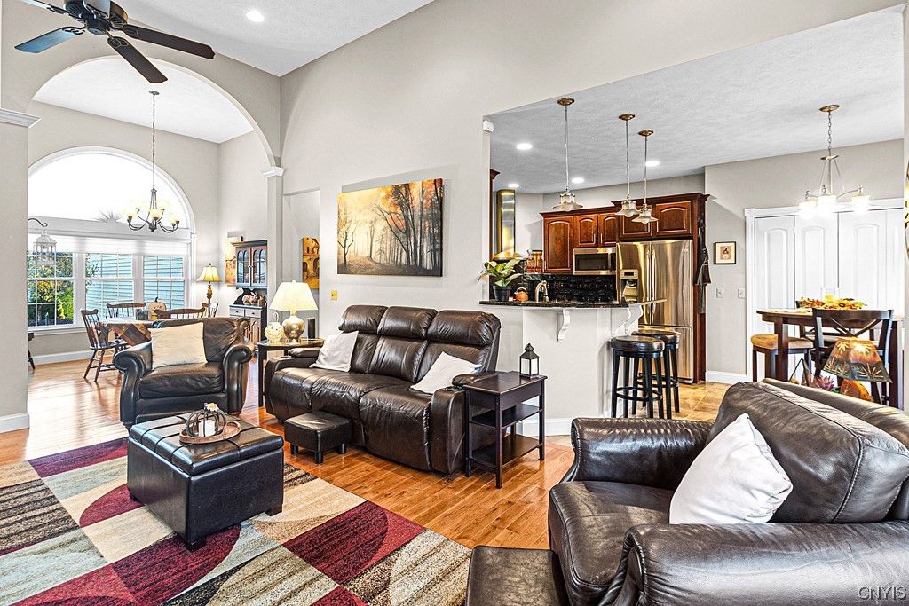  203 Daniel Court - home 17