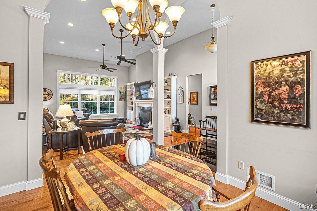  203 Daniel Court - home 20