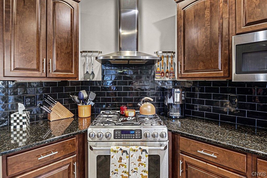  203 Daniel Court - home 28