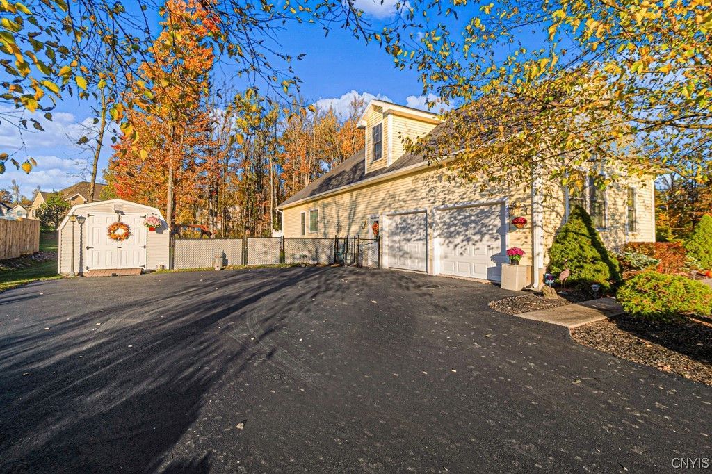  203 Daniel Court - home 4