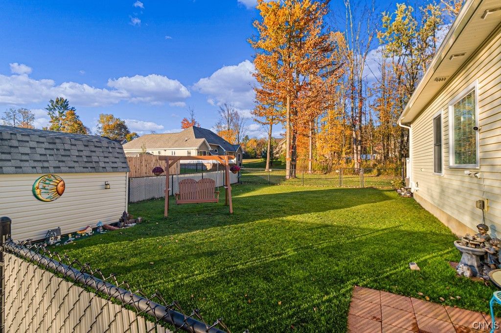  203 Daniel Court - home 5