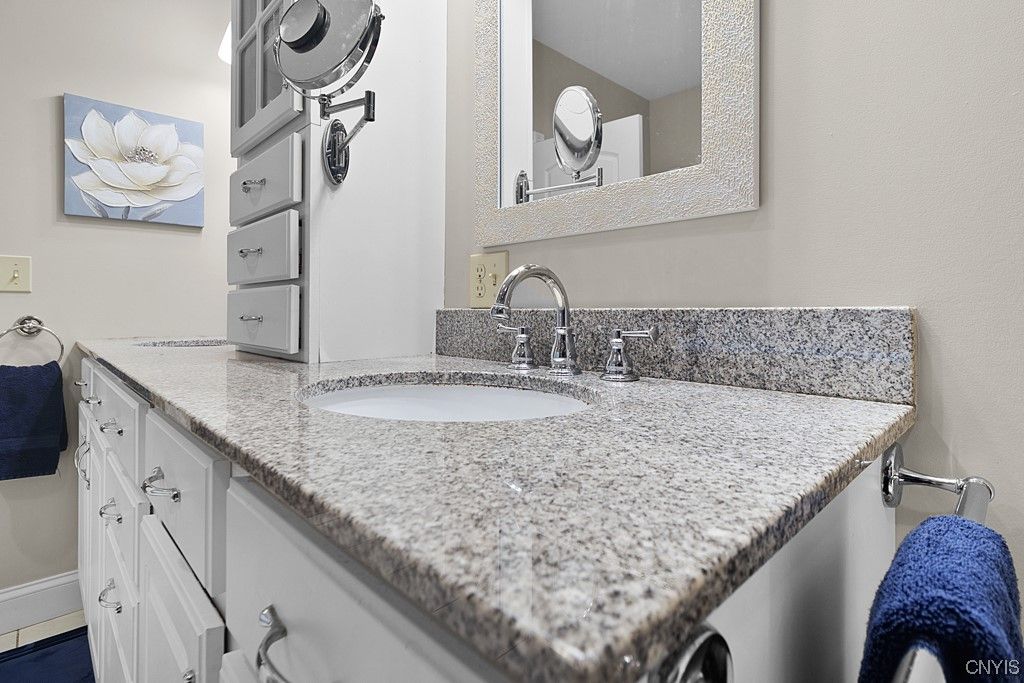  203 Daniel Court - home 50